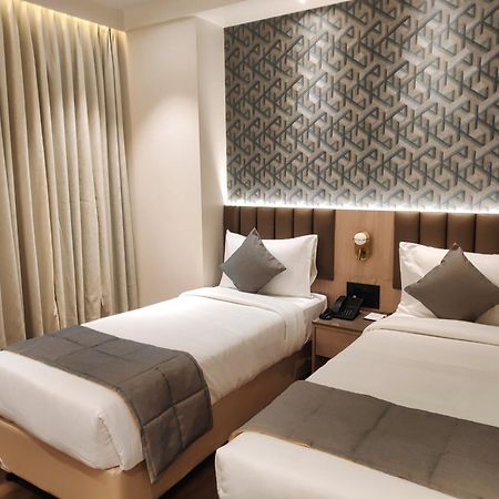 Maxxvalue Hotel Midc - Andheri Bombaim Exterior foto